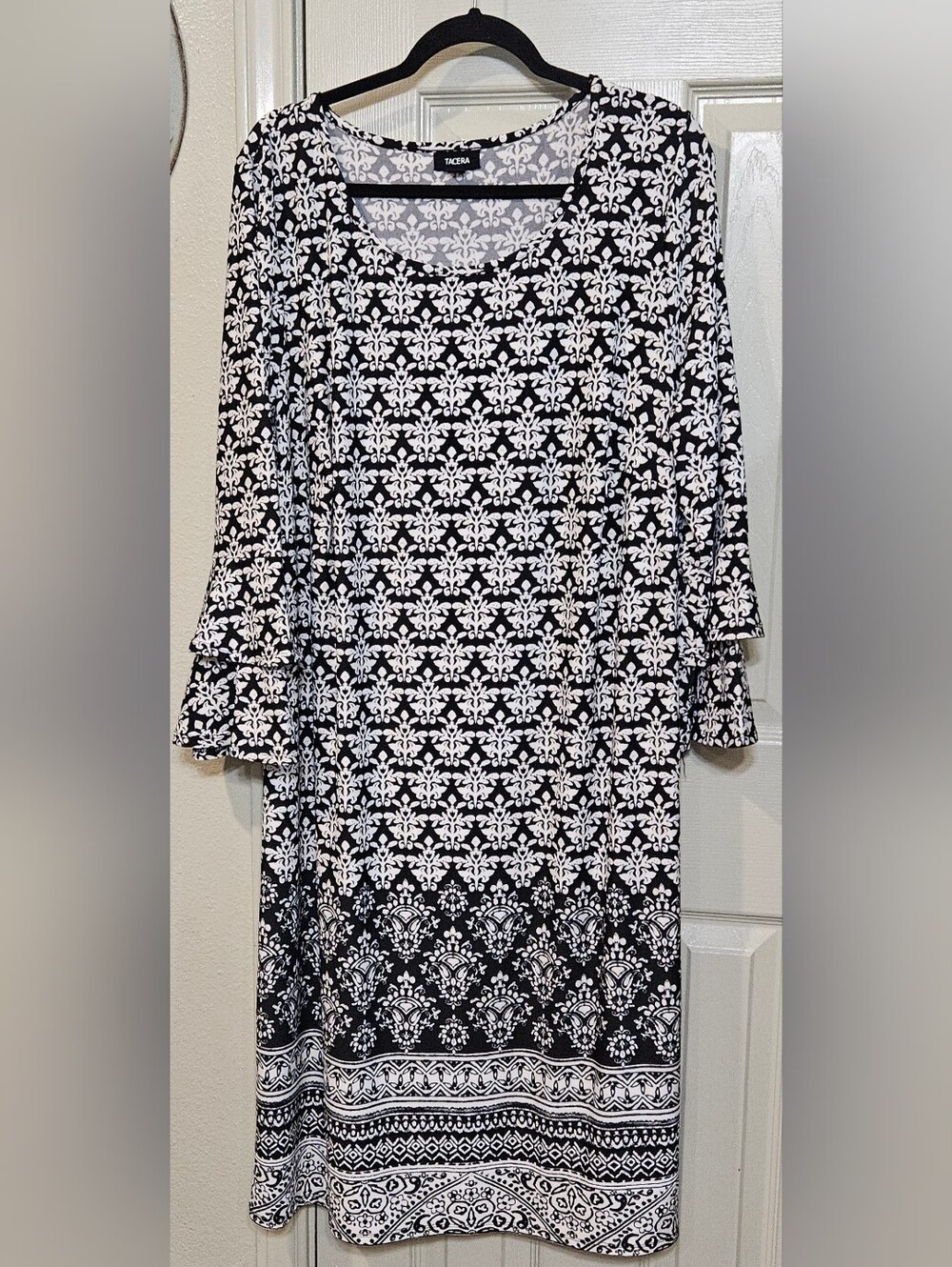 Tacera Black and White Floral Print Long Sleeve Dress